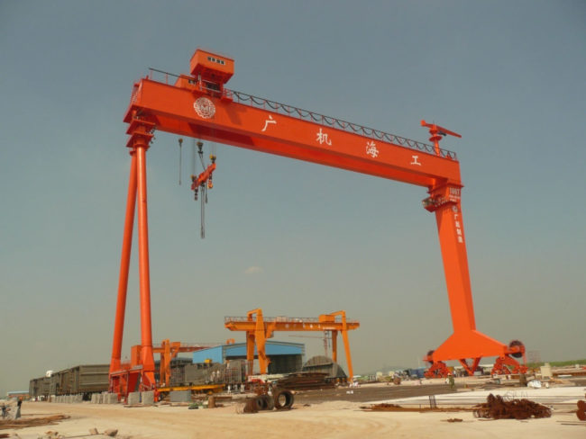 造船門式起重機